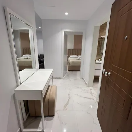 Mumbas 2 Apartment Himare