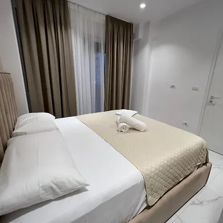 Mumbas 2 Apartment *